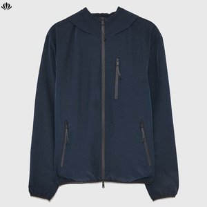 Vente en gros Marque privée Veste à capuche zippée thermoscellée légère et confortable pour hommes - Product Image 2
