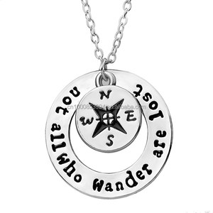 2 dimensioni Wanderlust Inciso Viaggiatori Bussola Pendente Della Collana Wanderlust "Non Tutti Quelli Che Vagano Sono Persi" Inspirational Gioielli