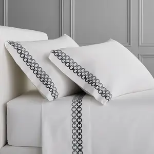 Vente en gros de draps de lit brodés de luxe 100% coton ensemble de draps de lit d'hôtel housse de couette satin weave