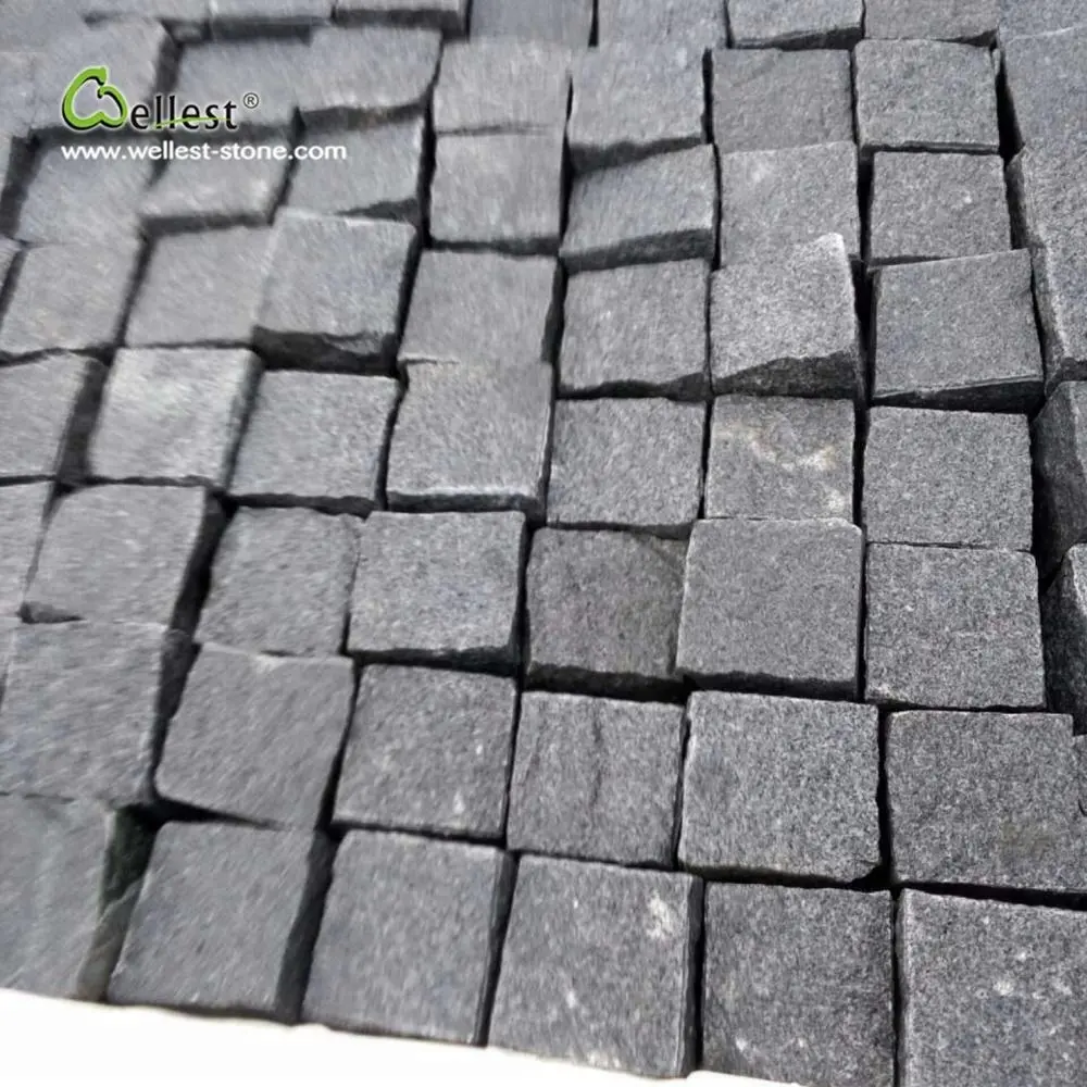 China G654 bloques rugosos de granito negro para pavimentación de suelo piedra