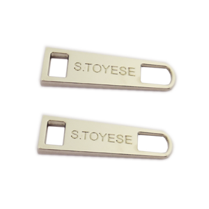 Vente en gros, graver le logo de la marque en noir, <span class=keywords><strong>curseur</strong></span> à glissière sans plomb en métal sur mesure pour sacs - Product Image 6