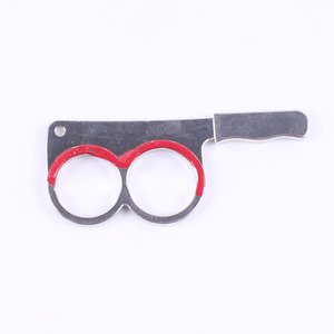 <span class=keywords><strong>Couteau</strong></span> à anneau à double doigt en métal argenté avec émail rouge Design <span class=keywords><strong>sanglant</strong></span> drôle pour les décorations de fête - Product Image 4