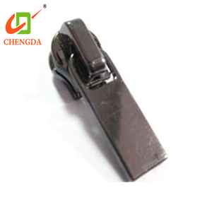 CHENGDA Bán Buôn Thiết Kế Quần Áo Injection Molding Mạ Zipper Runner <span class=keywords><strong>Slider</strong></span> <span class=keywords><strong>Puller</strong></span> - Product Image 6