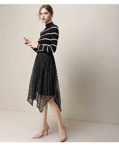 Maglione a righe <span class=keywords><strong>bianche</strong></span> e nere lavorato a maglia su misura per le donne - Product Image 3