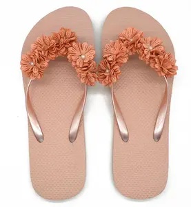 Neuestes Design Sommer Flip Flop Hausschuhe für Frauen Leichtes und rutsch festes Strand zubehör mit Einlegesohlen aus PVC und Gummi