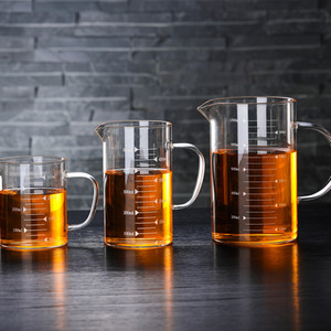 Prix de vente d'usine <span class=keywords><strong>Verre</strong></span> borosilicate Tasse à mesurer de 500 ml avec bec verseur et poignée en <span class=keywords><strong>verre</strong></span> Fait à la main Résistant à la chaleur Écologique - Product Image 5