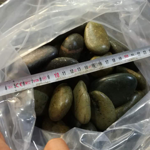 Testa emisferica serbatoio naturale piatto caduto <span class=keywords><strong>fiume</strong></span> lucido pietra nera ciottolo per l'abbellimento - Product Image 3