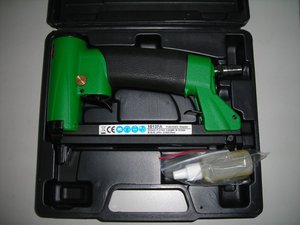 Agrafeuse pneumatique automatique 1013JA à double sécurité, personnalisable OEM, certifiée CE, en alliage d'aluminium, puissance maximale 10J - Product Image 4