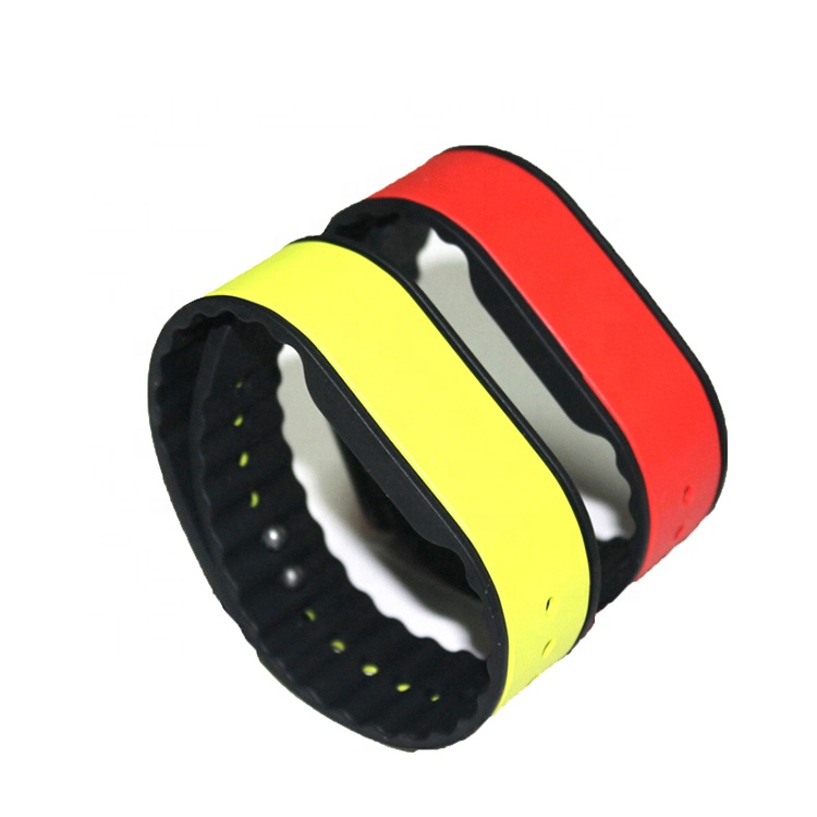 Bán Hot Miễn Phí Mẫu Đầy Màu Sắc NFC Silicone Bracelet 13.56Mhz Rfid Silicone Dây Đeo Cổ Tay