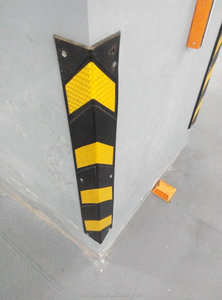 Protecteur d'angle en caoutchouc à angle droit pour protéger les portes <span class=keywords><strong>de</strong></span> voiture dans <span class=keywords><strong>le</strong></span> <span class=keywords><strong>garage</strong></span> ou tout autre lieu <span class=keywords><strong>de</strong></span> stationnement 80cm, 120cm - Product Image 4