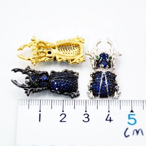 Charme inspiré du <span class=keywords><strong>scarab</strong></span>ée en saphir bleu CZ, micro-pavé CZ, pendentif <span class=keywords><strong>scarab</strong></span>ée, charme en zircone cubique, charme insecte pavé - Product Image 4