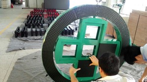 3D <span class=keywords><strong>LED</strong></span> Double Side Dược Cross/P16mm Ngoài Trời Đầy Đủ Màu Sắc Dẫn Đăng Ký Dược Phẩm Dẫn Dấu Chéo Ngoài Trời Dẫn Dấu Chéo - Product Image 3