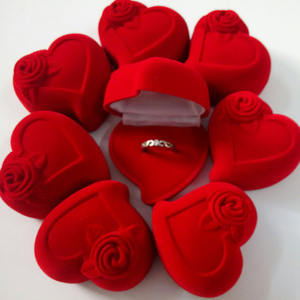 Cajas de anillos de color rojo tipo corazón - Product Image 6