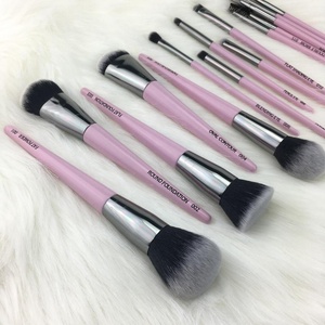 Gỗ Cao Cấp Taklon Tổng Hợp Cá Nhân Bán Buôn Thương Hiệu Riêng Của Bạn Màu Hồng Biểu Tượng Tùy Chỉnh Nhãn Hiệu Riêng Bộ Cọ Trang Điểm Chuyên Nghiệp - Product Image 4