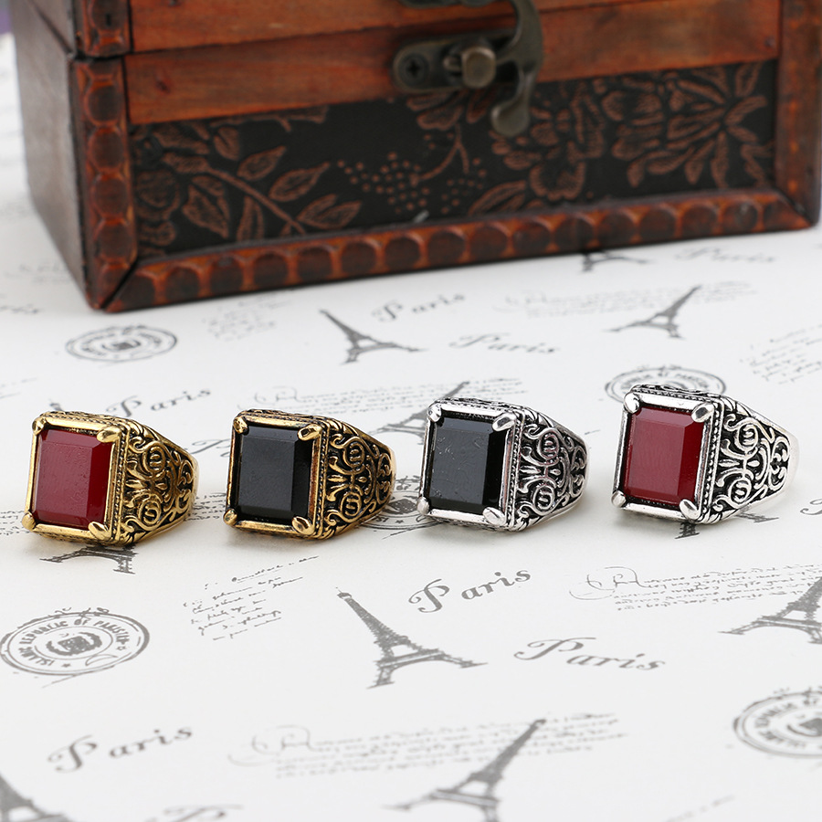 Antique-Silver / Red