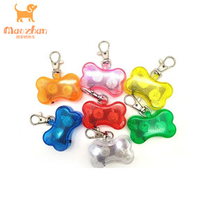 MZ-PL03 कुत्ते हड्डी आकार लटकन रात सुरक्षा लाइट एलईडी चमकती पालतू एलईडी टैग - Product Image 1
