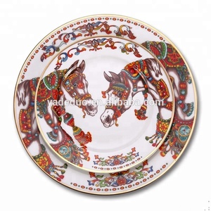 Assiettes <span class=keywords><strong>vintage</strong></span> en céramique de 8 pouces 10 pouces assiettes et plats bleus souvenirs en porcelaine avec ligne argentée avec logo personnalisé - Product Image 6
