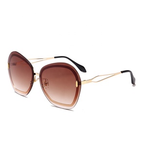 แว่นกันแดดทรงใหญ่ไร้กรอบ รุ่น 11232 Superhot Eyewear แฟชั่นปี 2019 สำหรับผู้หญิง - Product Image 4