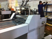 Machine de laminage thermique semi-automatique SFML-520 pour boîte