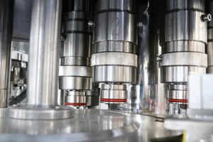 Dây chuyền sản xuất máy làm nước ngọt có ga 3000bph/máy làm nước soda - Product Image 3