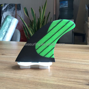 カラフルなピンクのサーフボード - Product Image 4