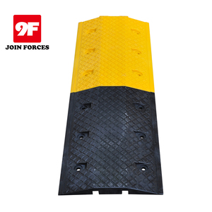Vente en gros de rabats de vitesse en plastique HDPE jaune et noir pour parking, capacité de circulation de 10-15 mph, installation en béton, fixe, marque 9F - Product Image 1
