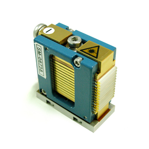 <span class=keywords><strong>CW</strong></span> 60W 100w Micro-Canal refrigerado por agua Vertical pila 808nm diodo láser de eliminación de pelo dispositivo