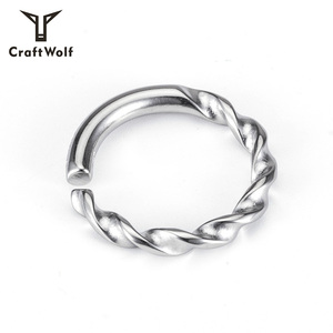 <span class=keywords><strong>Bague</strong></span> minimaliste Craft Wolf en acier inoxydable 316 pour femmes, <span class=keywords><strong>gravure</strong></span> personnalisée, production en petites séries, vente en gros, design unique - Product Image 5