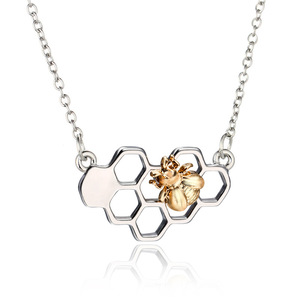 <span class=keywords><strong>Collana</strong></span> <span class=keywords><strong>girocollo</strong></span> <span class=keywords><strong>con</strong></span> ciondolo a forma di cuore a nido d'ape a forma di ape - Product Image 4