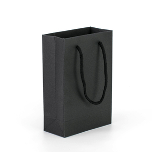 Sacs en <span class=keywords><strong>papier</strong></span> noir brillant personnalisés avec logo, sans minimum de commande, pour petits logos - Product Image 5