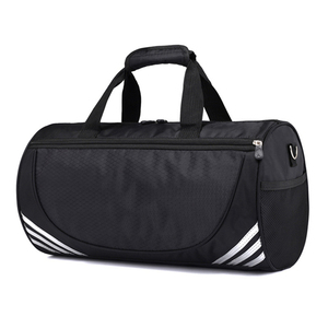 <span class=keywords><strong>Sac</strong></span> <span class=keywords><strong>de</strong></span> sport <span class=keywords><strong>de</strong></span> plein air unisexe personnalisé en gros <span class=keywords><strong>Sac</strong></span> fourre-tout en polyester imperméable avec fermeture à glissière <span class=keywords><strong>Sac</strong></span> portable à bas prix avec logo pour hommes - Product Image 2