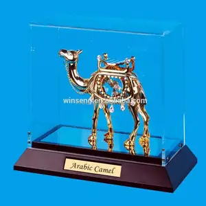 24K altın kaplama deve heykelcik akrilik kutu