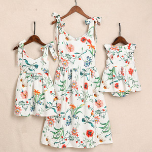Carino <span class=keywords><strong>Mamma</strong></span> Della Ragazza Genitore Bambino Vestiti di Corrispondenza Stampe Abito Senza Maniche Famiglia Vestiti di Corrispondenza Mommy And Me Vestiti Delle Ragazze Del Vestito - Product Image 2