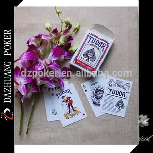 tudor alemán negro núcleo de casino jugando a las cartas - Product Image 2