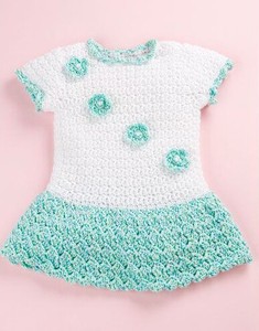 Sì. Set di Abbigliamento Fatto a Mano per Bambina con Vestito Lavorato a Maglia con Fiori Carini in Vari Stili di Alta Qualità - Product Image 6