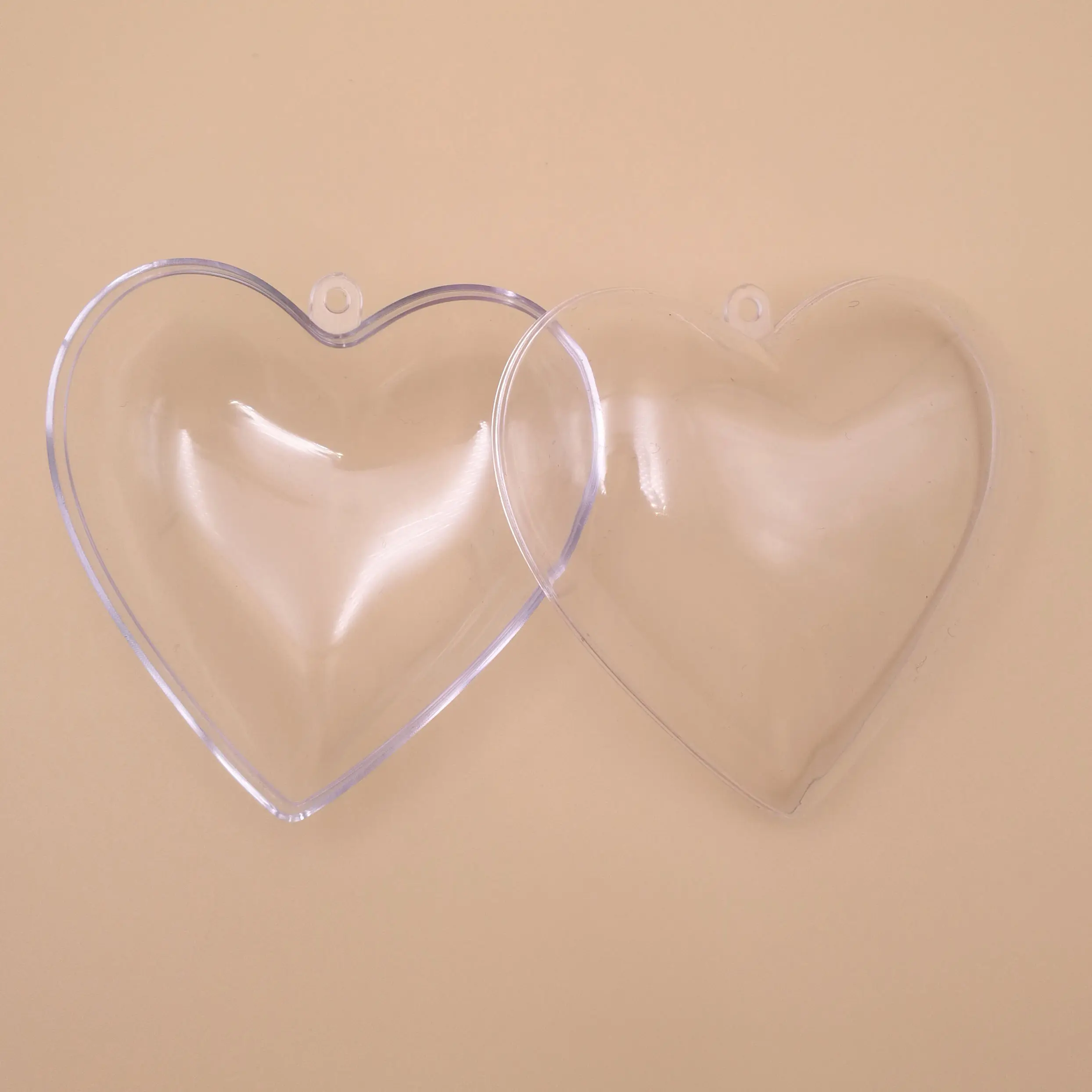 Adorno de plástico transparente con forma de corazón para Navidad, 8cm