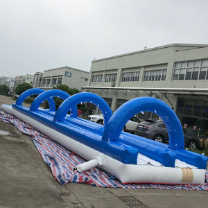 Tobogán acuático inflable largo azul y blanco grande temático N con piscina - Product Image 6