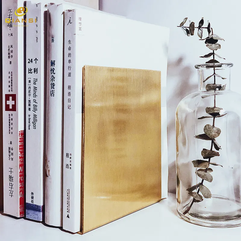 Kunden spezifische rechtwinklige Messing Kupfer Metall Buchs tütze Home Decoration verstellbare Bücherregal Stand