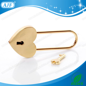<span class=keywords><strong>Cadenas</strong></span> en alliage de zinc AJF en forme de cœur doré, antivol, déverrouillage par <span class=keywords><strong>clé</strong></span>, certifié RoHS, pour la Saint-Valentin - Product Image 2