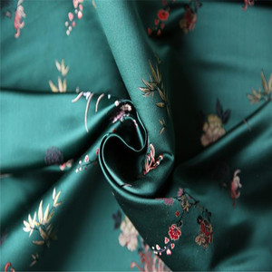 Fabrication <span class=keywords><strong>de</strong></span> tissu <span class=keywords><strong>de</strong></span> brocart <span class=keywords><strong>de</strong></span> soie commercialisable, matériau jacquard pour les vêtements chinois traditionnels - Product Image 1