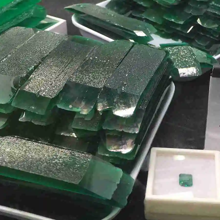Hot Koop Synthetische Gemstone Hydrothermale Columbia/Zambia Emerald Voor Mode-sieraden Maken