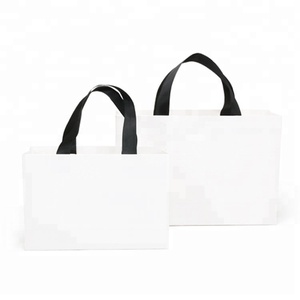 ที่กำหนดเองพิมพ์สีขาวเสื้อผ้าถุงของขวัญที่มีการจัดการ - Product Image 4