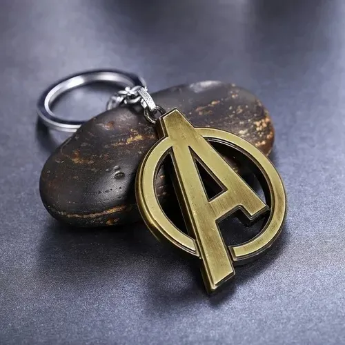 2020 personalizzato Logo in metallo di disegno di Carattere Tag portachiavi Iron Man anello chiave