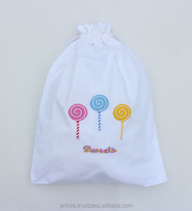 ถุงซักผ้าเด็ก,ถุงซักผ้าเย็บปักถักร้อย - Product Image 1