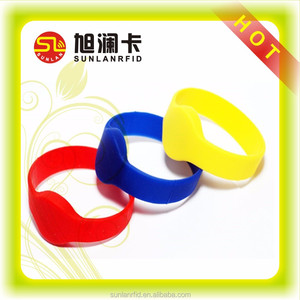 Precio de fábrica RFID NFC Pasiva 125 kHz A Prueba de agua de PVC/ABS/Silicona Pulsera De Goma <span class=keywords><strong>para</strong></span> Gimnasio - Product Image 3