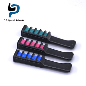 Peigne à teinture temporaire pour les filles, cheveux doux disponible dans plusieurs couleurs, idéal pour marquer la coiffure - Product Image 3