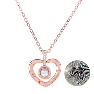 Collana Personalizzata Onemango per Donna con Proiezione 'Ti Amo' in 100 Lingue, Regalo per Fidanzata, Fidanzamento, Matrimonio, Festa, Ortodossa - Product Image 3