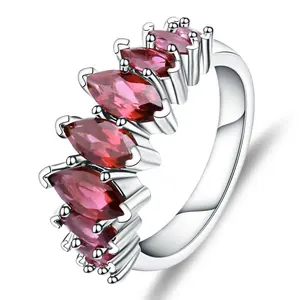 Mengemudi Batu Permata Merah Alami Mode 925 Perak Murni Cincin Pernikahan Batu Garnet untuk Pacar Perempuan