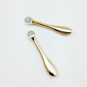 Spatola Cosmetica in Plastica Dorata per Cura della Pelle, Cucchiaio per Crema Viso e Maschera Facciale - Product Image 3