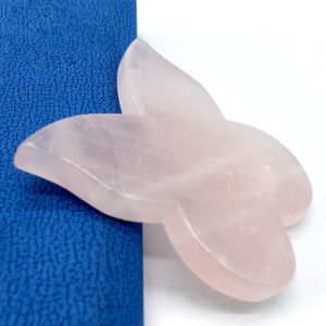 Herramienta Gua Sha de Cuarzo Rosa Natural con Forma de Mariposa, Masajeador Facial Único para Antienvejecimiento y Rejuvenecimiento de la Piel, Drenaje Linfático - Product Image 3